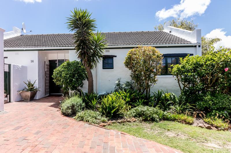 To Let 3 Bedroom Property for Rent in Beach Estate Western Cape